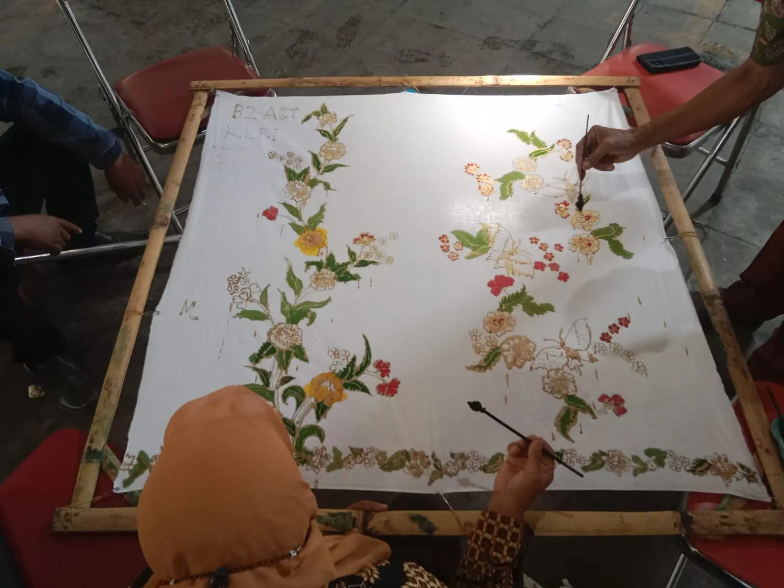 Pelatihan membatik mahasiswa UNIBA(13)